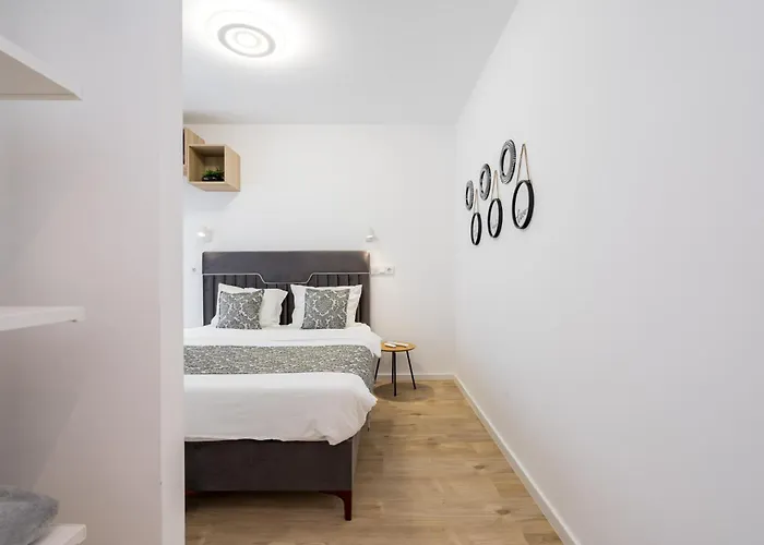 Апартаменти Breeze I One Bedroom Near Medicover Pipera