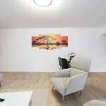 Апартаменти Breeze I One Bedroom Near Medicover Pipera *